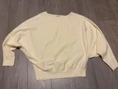 クリーム色 Mサイズ 長袖ニット