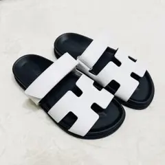エルメス シプレ フラットサンダル 白×黒 レザー サイズ36.5(23.5㎝)のサムネイル