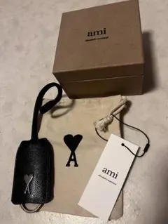 【新品未使用】AMI PARIS クロシェット キーリング アミ パリス　グレー 新品未使用】AMI PARIS クロシェット キーリング アミ パリス グレー