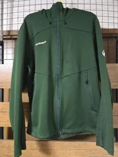 ソフトシェル マウンテンパーカー