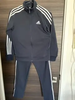 adidas（アディダス）のジャージ上下セット