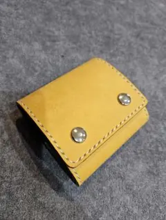 イエロー レザー 本革ミニ財布 ボタン留め式