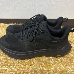 HOKAスニーカーのサムネイル
