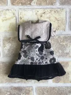 ① ブライス リカちゃん　アウトフィット 大きな襟付き ワンピース