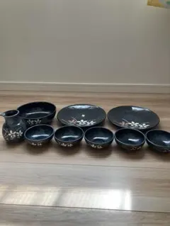 【値下】花柄の黒色食器セット 9点
