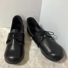 ブラック　レースアップシューズ