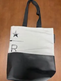 スターバックス　薄いモスグリーンと黒のトートバッグ