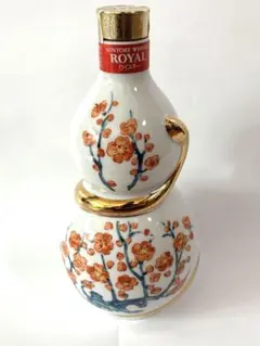 【未開封】サントリー ローヤル 2013 巳（み） 干支ボトル 陶器 ウイスキー