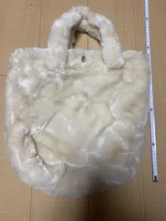 LOWRYS FARM クリーム色 ファートートバッグ