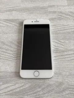 iPhone 8 シルバー SIMロックあり