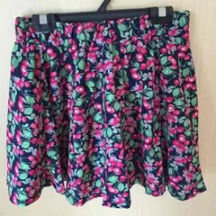 リズリサドール チェリー柄ミニスカート