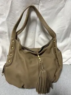 RONDOetCARREレザー ハンドバッグ タッセル付き - メルカリ