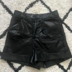 レザーショートパンツレディース