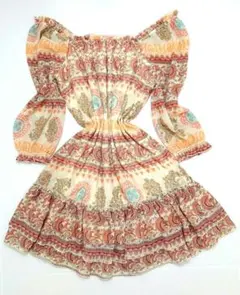 オフショルダー シフォンワンピース フリル ペイズリー柄