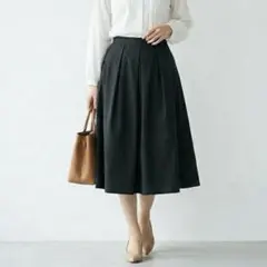 スピックアンドスパン フレアスカート 膝丈 美シルエット M オフィス 上品 黒