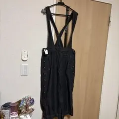 最終値下げピンクハウス　黒いデニム風サロペットスカート