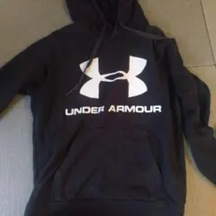 Under Armour ブラック パーカー Lサイズ