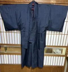 男着物 大島紬アンサンブル　正絹大島紬 藍の亀甲絣 茄子柄の正絹羽裏地　A61