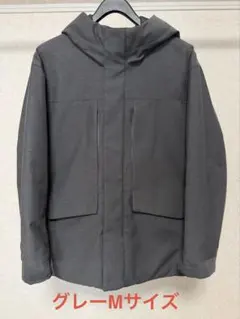 美品　2024年ハイブリッドダウンパーカー Mサイズ グレー
