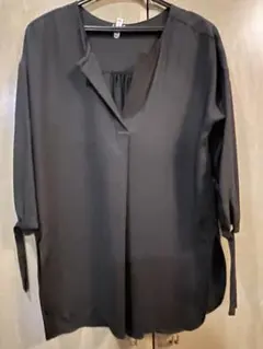 ラエフ　黒　チュニック ブラウス