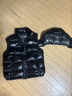 MONCLER ダウンベスト ブラック フード着脱可