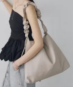 Item thumbnail for item 06b8e735-0a2e-45a3-b5b3-3de8b32f40d3