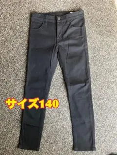 エドウィン　キッズジーンズ　ブラック　140 ウエストにアジャスター付き　美品のサムネイル