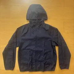 ユニクロ　ナイロン　パーカー　ポケッタブル　150