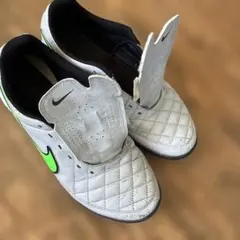 NIKE TIEMPO フットサルシューズ ホワイト グリーン２７センチのサムネイル