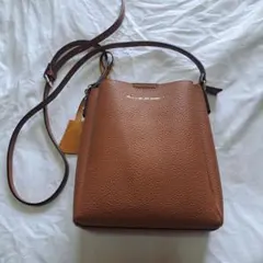 ブラウン ショルダーバッグ