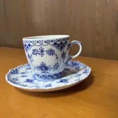 ロイヤルコペンハーゲン ブルーフルーテッド デミタスカップ - メルカリ
