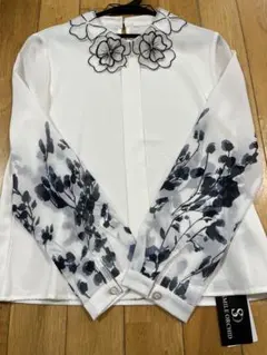 新品未使用　SMILE ORCHID 花柄長袖ブラウスのサムネイル
