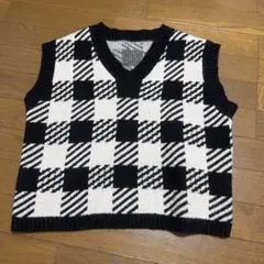 チェック柄ニットベスト Vネック ブラック・ホワイト