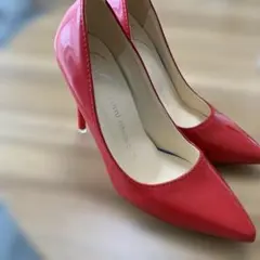 レッド　エナメル　赤パンプス　ハイヒール