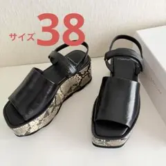 【新品未使用】MANA 厚底サンダル ブラックパイソン柄 サイズ38 箱ありのサムネイル