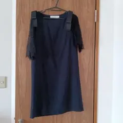 黒のワンピース