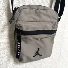 【美品】NIKE ジョーダン（JORDAN）ショルダーバッグのサムネイル