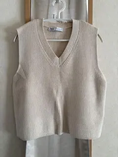 ZARA M ベスト、ノースリーブ、ニット、ベージュ