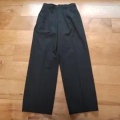 ユニクロ　タックワイドパンツ（ツータック・丈標準69～71cm）Sサイズ　黒