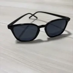 ブラック スクエア サングラス
