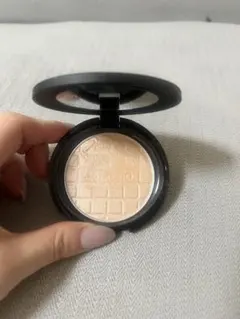SHISEIDO オーラデュウ イルミネーター 01 Ursaのサムネイル