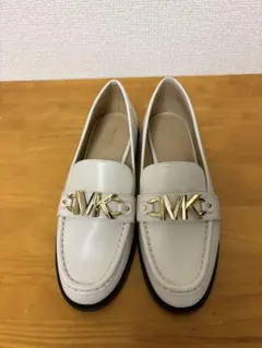 未使用品 マイケルコース MICHAEL KORS ローファーのサムネイル