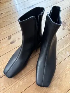 Le Talon 2.5センチスクエアフィットショートブーツ　ブラックM