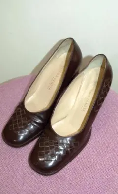BOTTEGA VENETA イントレチャート パンプス ダークブラウンのサムネイル