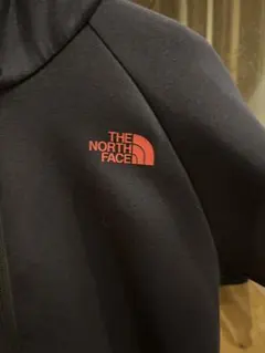 THE NORTH FACE ジップパーカー 黒 赤　　　　　　 リバーシブル