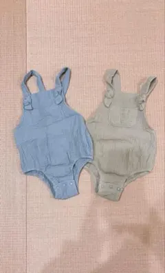 ブルー・グリーンサロペットロンパース 2点セット