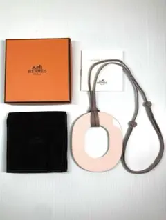 美品　HERMES エルメス　バッファローホーン　イスム　ネックレス　箱付き