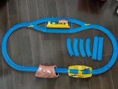 プラレールセット　レール　トンネル　駅　踏切のサムネイル
