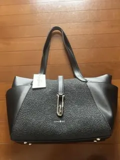 【新品未使用】HUNDRED トートバッグ 黒 花柄エンボス 日本製