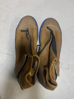 ブラウン スエード ジッパー付きブーツ